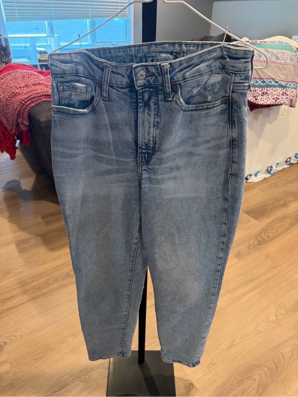 Old Navy Women’s OG Straight Jeans in Light Blue Wash